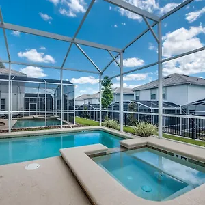  Holiday home Stylish Wprivate Pool&spa, Near