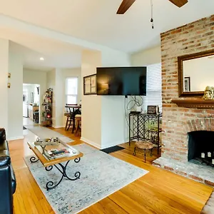 Shadyside House - 100 Feet To Walnut Street! Holiday home Pittsburgh